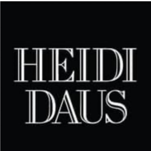 Heidi Daus Rhinestone and misty gray crystal clip on earrings, very secure. - Picture 8 of 8